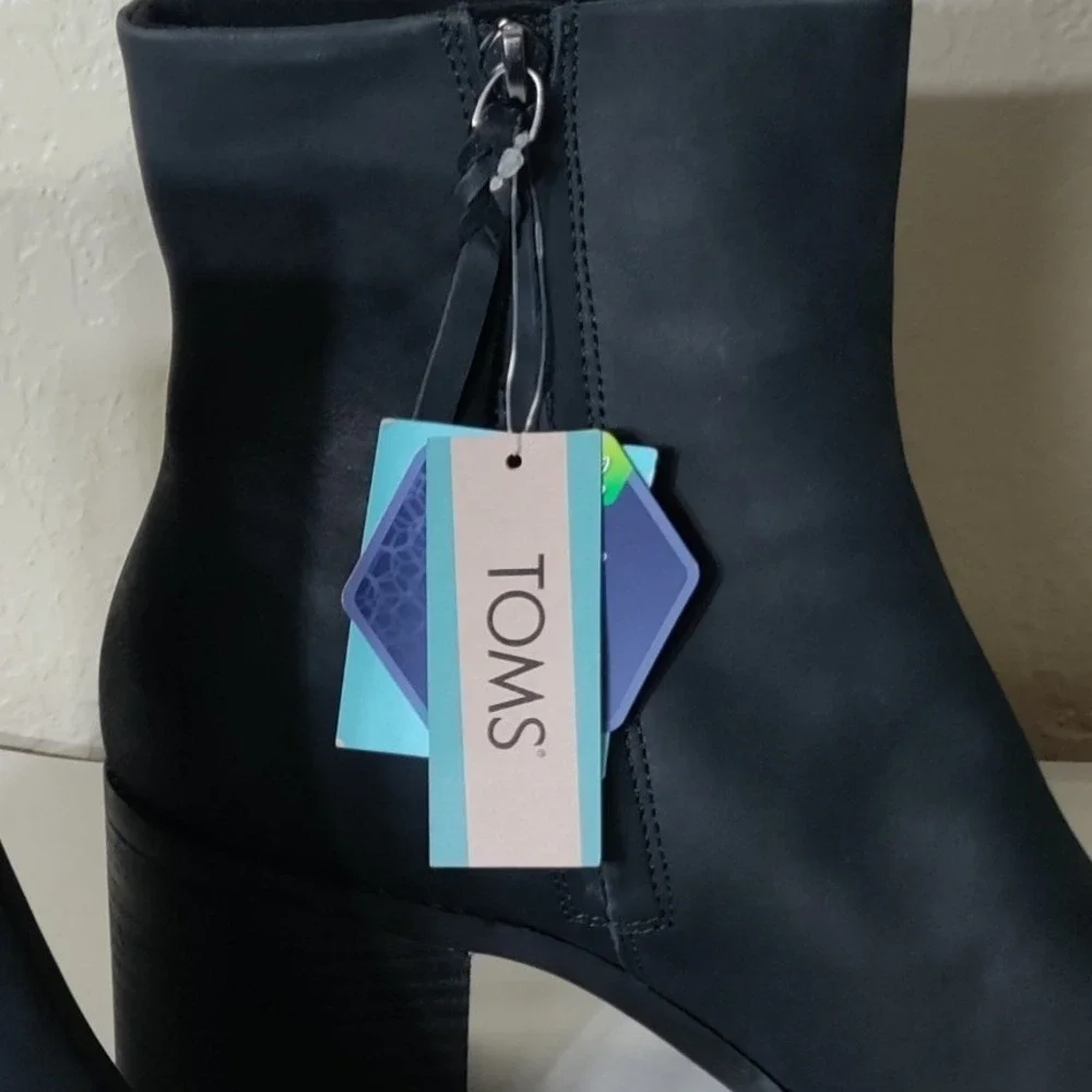 TOMS Marina Black Leather Ankle Boots Stacked Block Heel Side Zip SZ 10